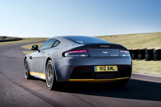 Aston Martin Vantage V12 S gets a manual gearbox