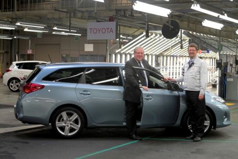 New Auris Touring Sports increases Toyota's British manufacturing output