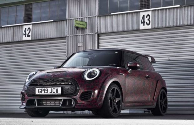 New MINI JCW GP warms up at the Nordschleife