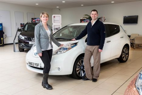 Nissan sells 100,000 electric Leafs