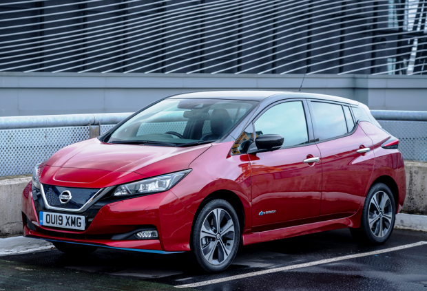 Award-winning Nissan LEAF chalks up 40,000 UK sales