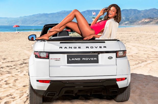 Bond actress introduces new Evoque Convertible as it premieres in US 