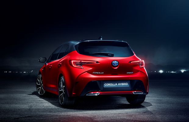 Toyota Auris goes into reverse: Corolla is back
