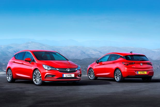 Vauxhall Astra named as leading family car at What Car? awards.